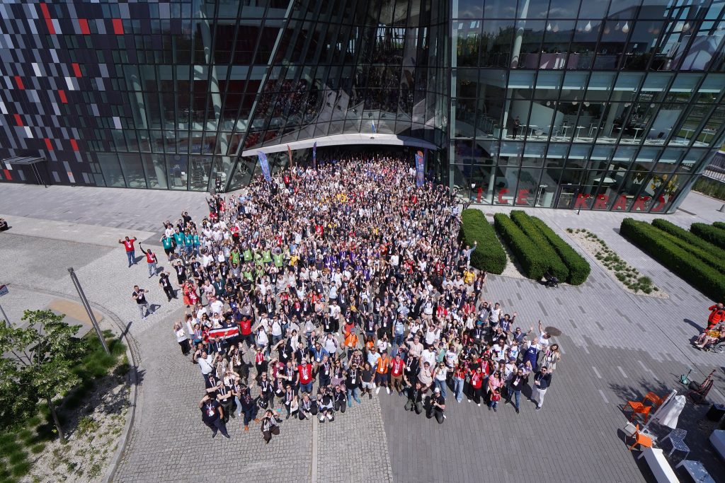 Group photo of WordCamp Europe 2026 attendees